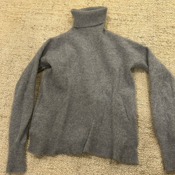 Nordstrom 100 percent cashmere turtleneck size xs grey - Picture 1 of 3